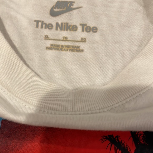 Kids xtra large tee shirt, great condition, like new. - Picture 3 of 3